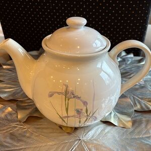 Corelle Stoneware shadow Iris pattern teapot